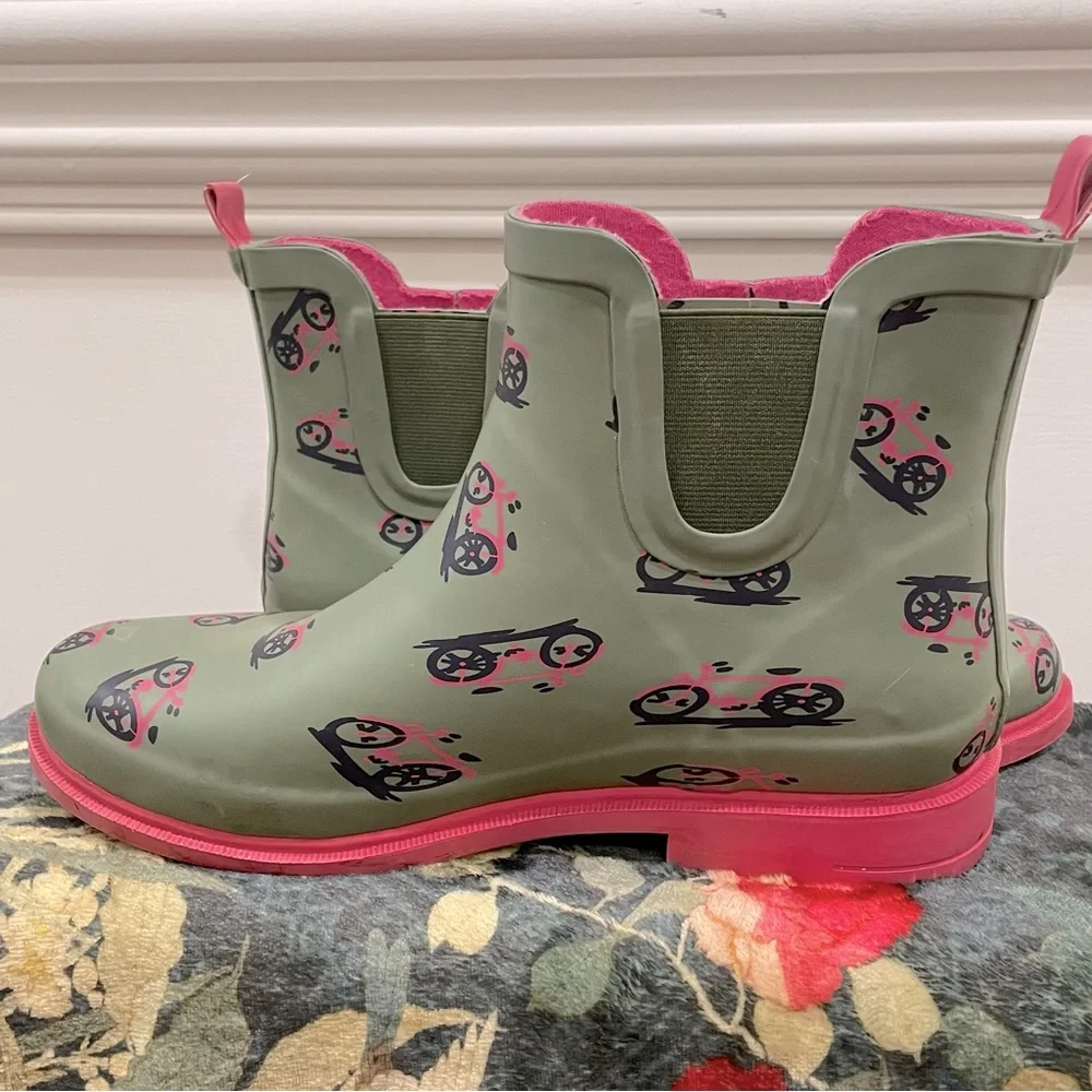 Anthropologie Colloquial Chelsea Rain Booties Size 9